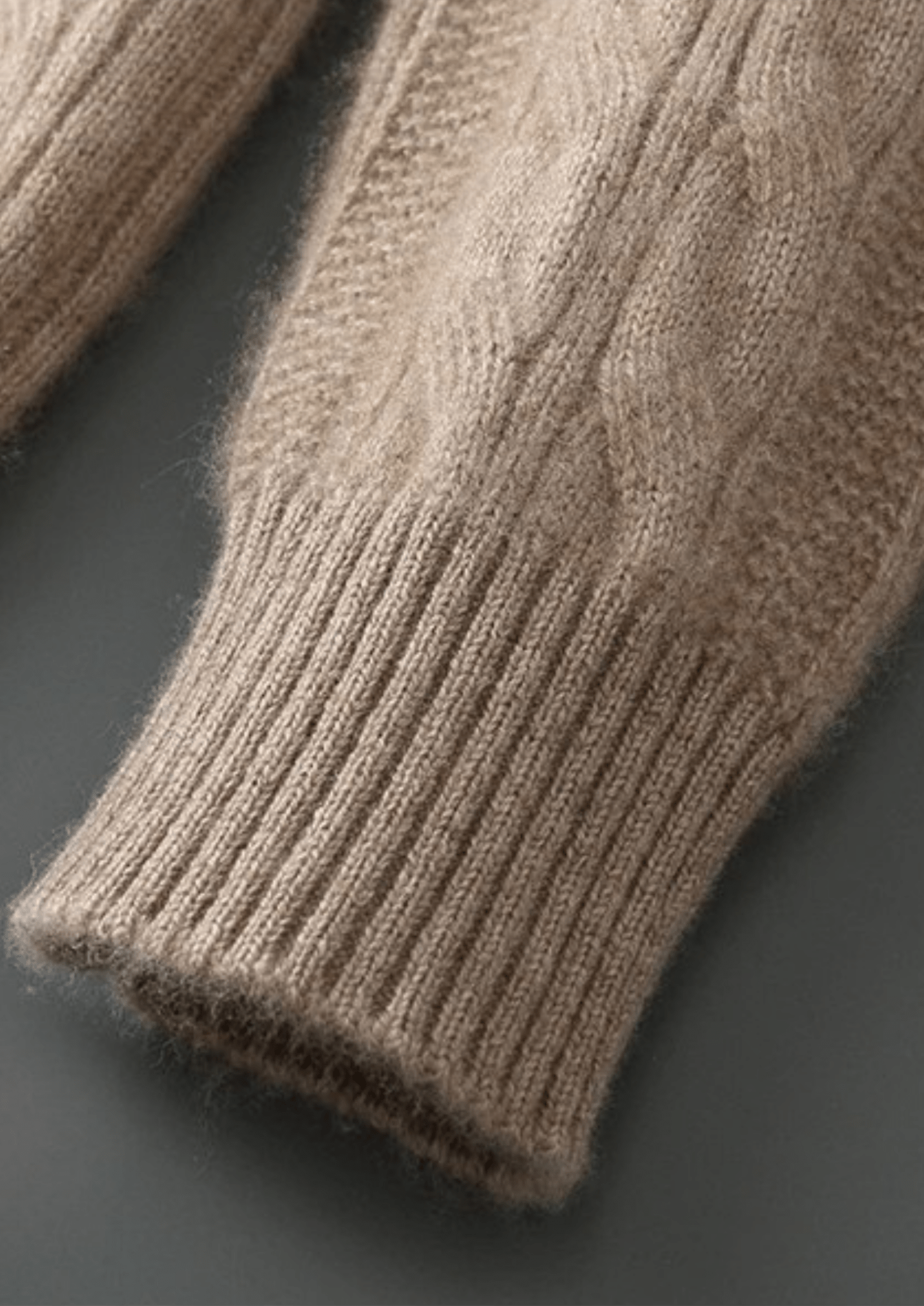PURE EXTRA - FINE MERINO WOOL CABLE CREWNECK - Derada